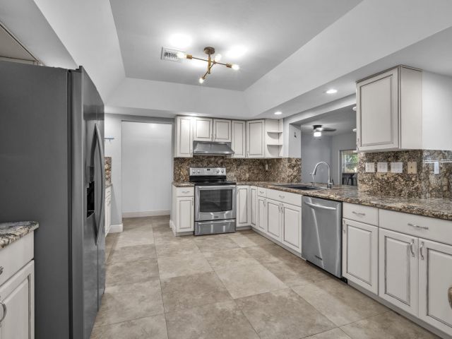 Дом в аренду по адресу 15225 SW 235th Street - фото 6731164