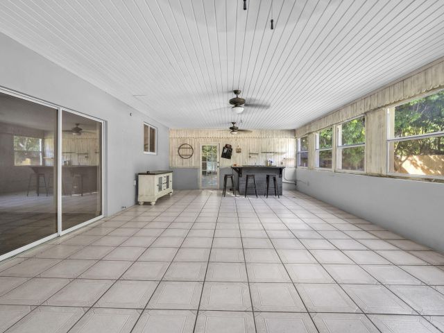 Дом в аренду по адресу 15225 SW 235th Street - фото 6731174