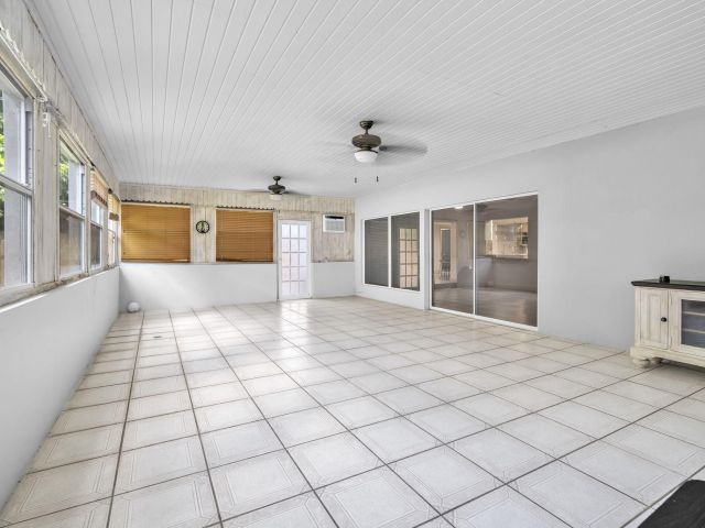 Дом в аренду по адресу 15225 SW 235th Street - фото 6731177