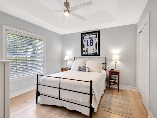 Продажа дома по адресу 213 Kings Lynn - фото 6734963