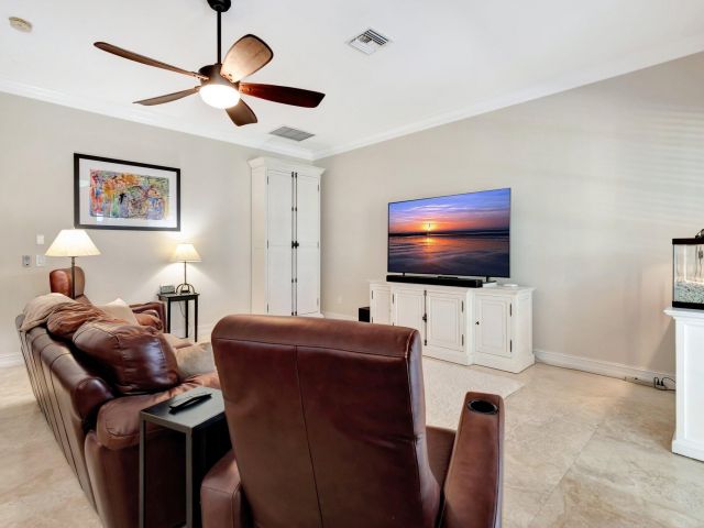 Продажа дома по адресу 213 Kings Lynn - фото 6734977