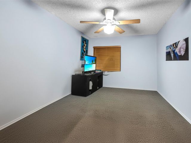 Продажа дома по адресу 22349 Treetop Circle - фото 6749755