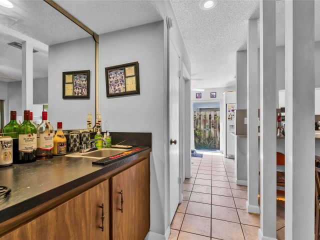 Продажа дома по адресу 22349 Treetop Circle - фото 6749761