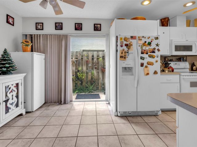 Продажа дома по адресу 22349 Treetop Circle - фото 6749763