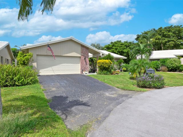 Продажа дома по адресу 22349 Treetop Circle - фото 6749768