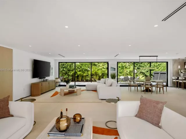 Продажа дома по адресу 222 E Rivo Alto Dr - фото 6760247