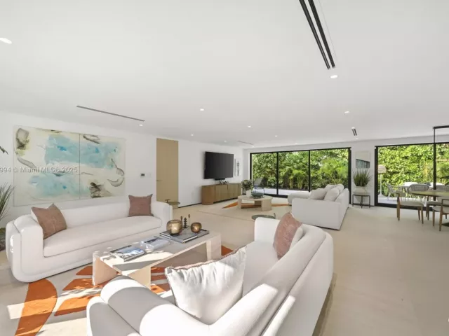 Продажа дома по адресу 222 E Rivo Alto Dr - фото 6760248