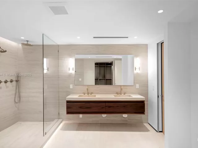 Продажа дома по адресу 222 E Rivo Alto Dr - фото 6760233