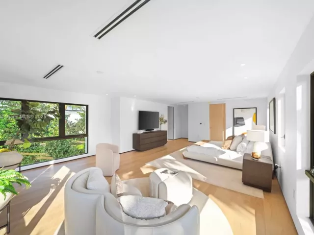 Продажа дома по адресу 222 E Rivo Alto Dr - фото 6760235