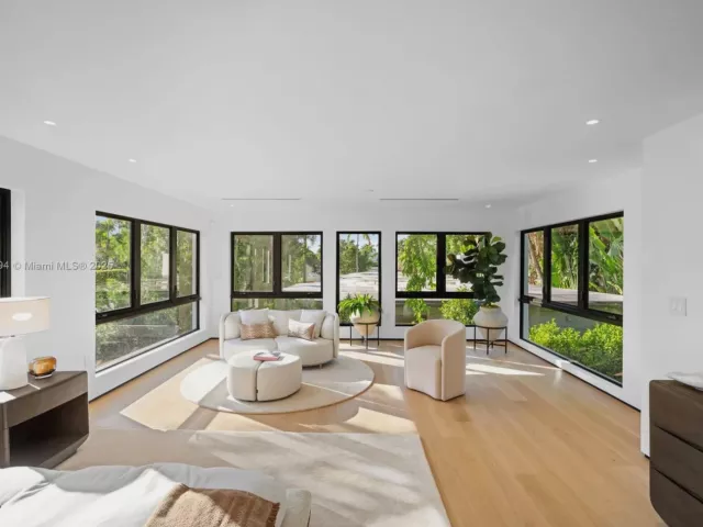 Продажа дома по адресу 222 E Rivo Alto Dr - фото 6760236