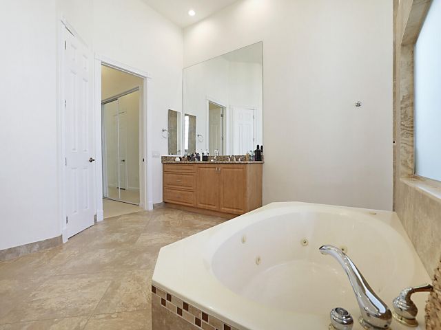 Продажа дома по адресу 21707 Marigot Drive - фото 6766897