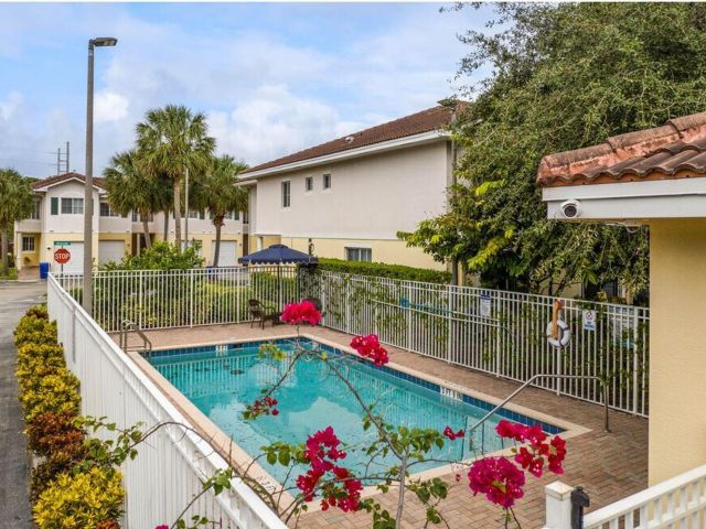 Дом в аренду по адресу 5124 NW 30 Terrace - фото 6730853