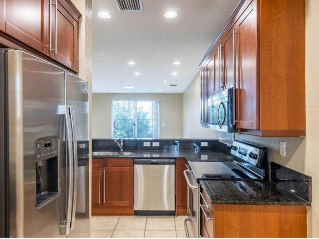 Дом в аренду по адресу 5124 NW 30 Terrace - фото 6730858