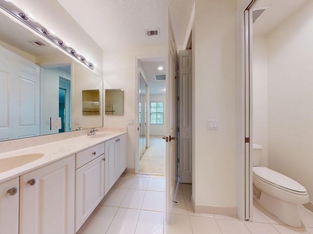 Дом в аренду по адресу 235 W Chrystie Circle - фото 6711087