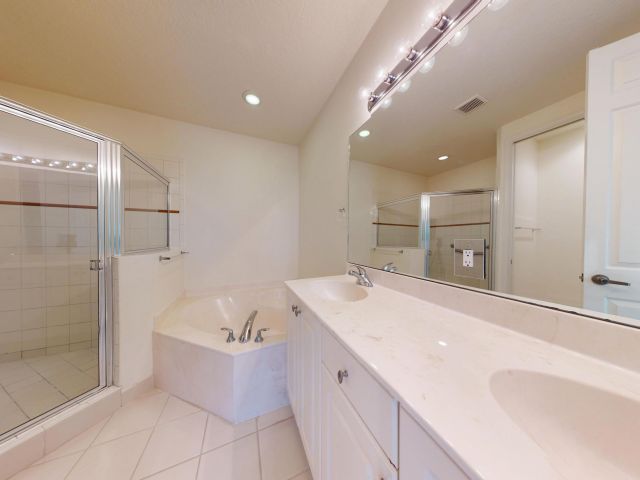 Дом в аренду по адресу 235 W Chrystie Circle - фото 6711088