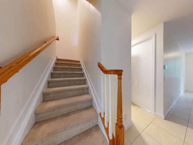 Дом в аренду по адресу 235 W Chrystie Circle - фото 6711094