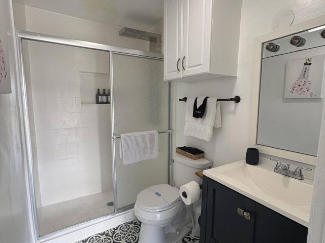 Дом в аренду по адресу 2711 NE 11th Terrace - фото 6750811