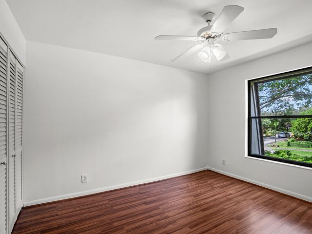 Дом в аренду по адресу 7690 Courtyard Run W - фото 6786014