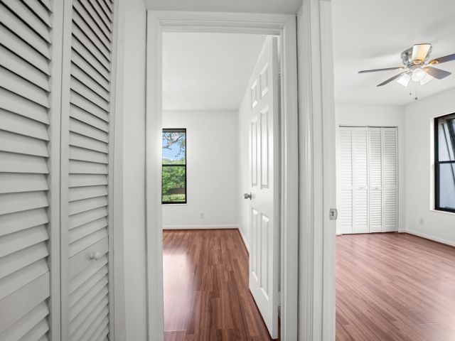 Дом в аренду по адресу 7690 Courtyard Run W - фото 6786019