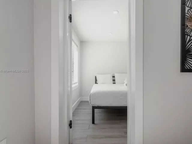 Дом в аренду по адресу 2360 SW 12th St - фото 6713661