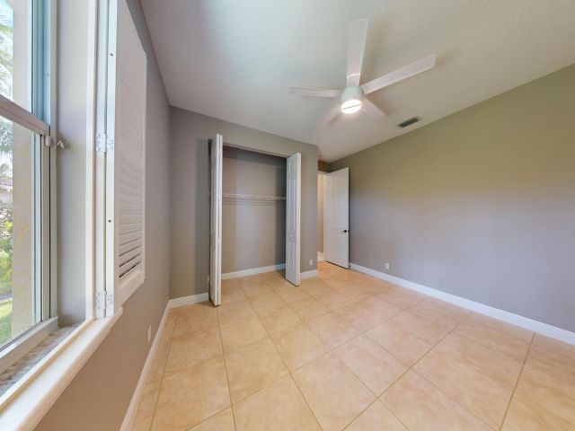 Дом в аренду по адресу 9919 Royal Cardigan Way - фото 6712538