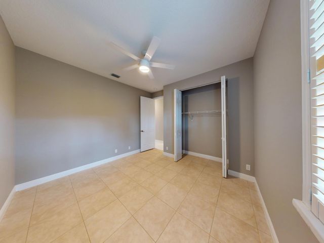 Дом в аренду по адресу 9919 Royal Cardigan Way - фото 6712539