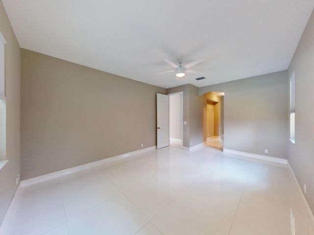 Дом в аренду по адресу 9919 Royal Cardigan Way - фото 6712545