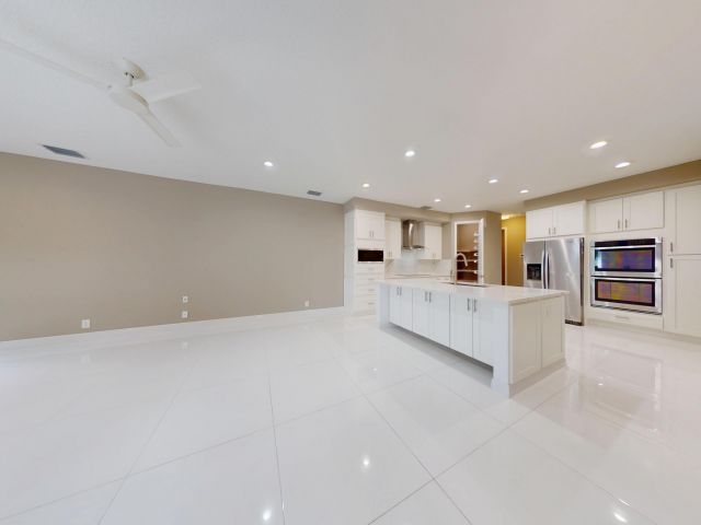 Дом в аренду по адресу 9919 Royal Cardigan Way - фото 6712547