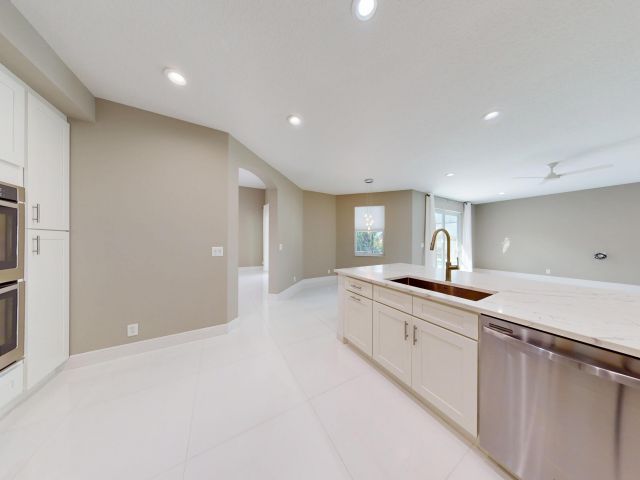 Дом в аренду по адресу 9919 Royal Cardigan Way - фото 6712548