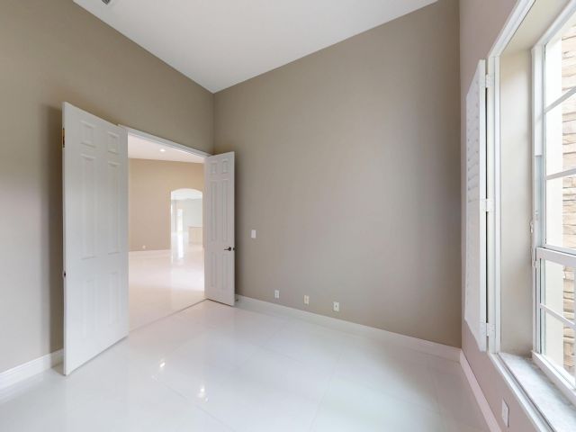 Дом в аренду по адресу 9919 Royal Cardigan Way - фото 6712551