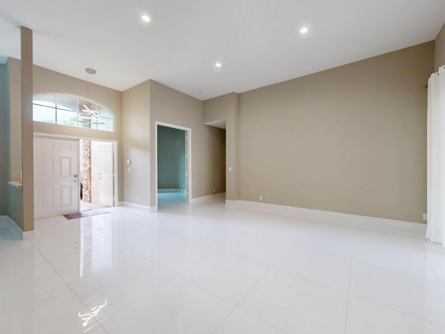 Дом в аренду по адресу 9919 Royal Cardigan Way - фото 6712553