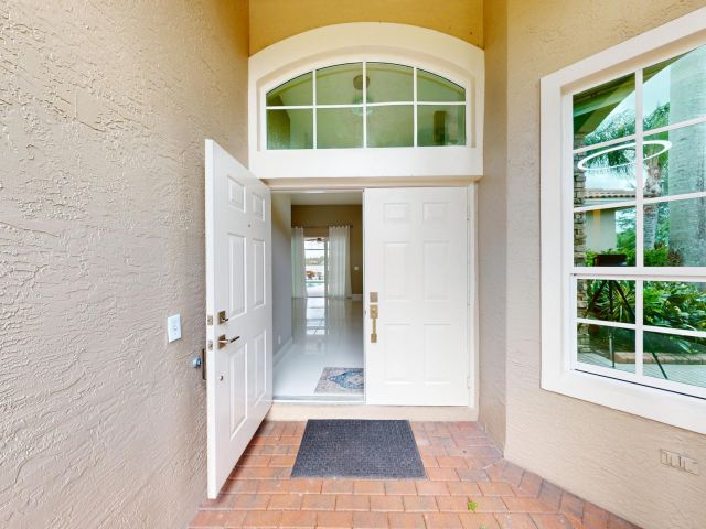 Дом в аренду по адресу 9919 Royal Cardigan Way - фото 6712556