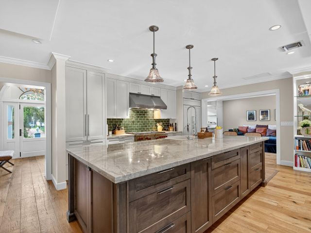 Продажа дома по адресу 1103 NW 6th Avenue - фото 6725091