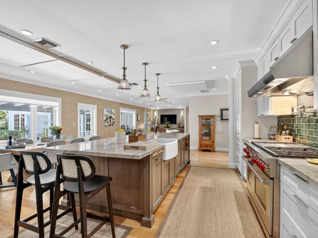 Продажа дома по адресу 1103 NW 6th Avenue - фото 6725095