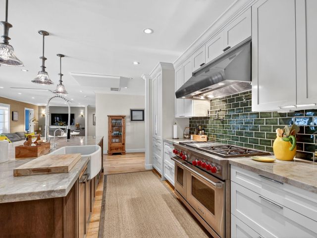 Продажа дома по адресу 1103 NW 6th Avenue - фото 6725096