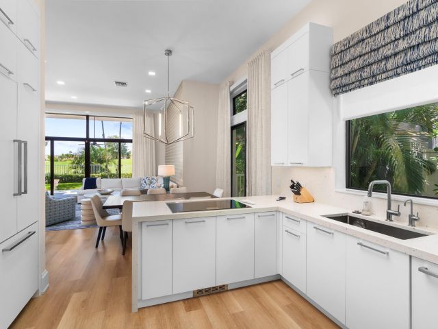 Продажа дома по адресу 16125 Villa Vizcaya Place - фото 6714400