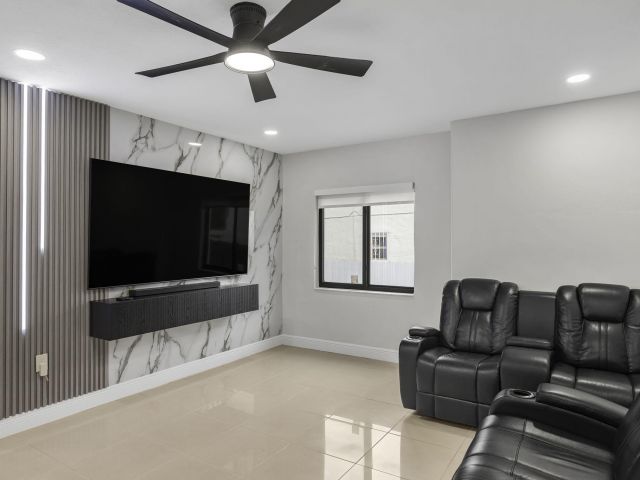 Продажа дома по адресу 2244 SW 10th Street - фото 6716878