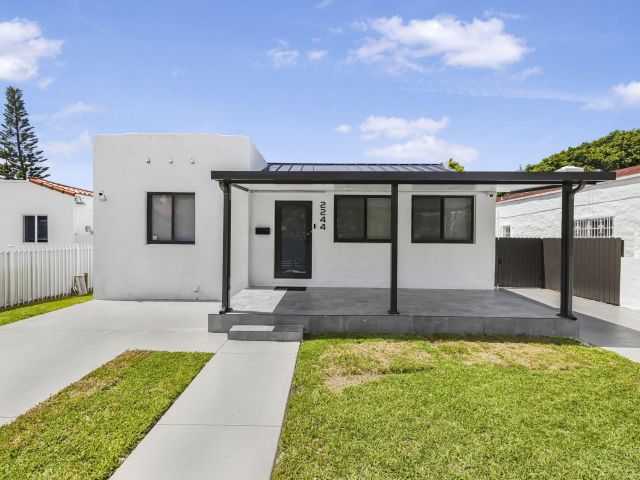 Продажа дома по адресу 2244 SW 10th Street - фото 6716886