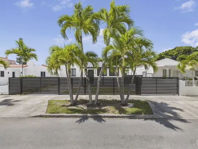 Продажа дома по адресу 2244 SW 10th Street - фото 8861419