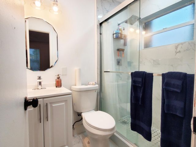 Продажа дома по адресу 1477 N Mangonia Drive - фото 6716833