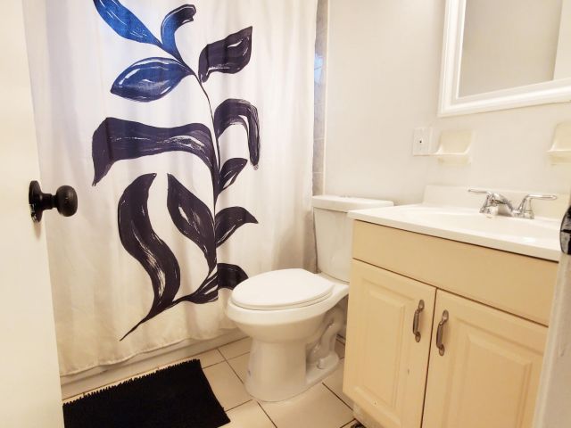 Продажа дома по адресу 1477 N Mangonia Drive - фото 6716834