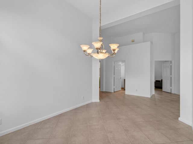 Дом в аренду по адресу 7976 Monarch Court - фото 6715250