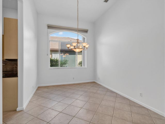 Дом в аренду по адресу 7976 Monarch Court - фото 6715252