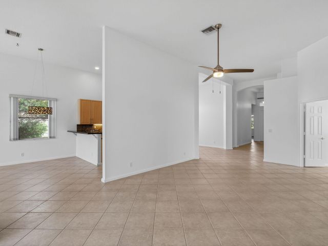 Дом в аренду по адресу 7976 Monarch Court - фото 6715254