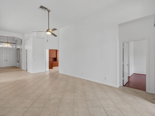 Дом в аренду по адресу 7976 Monarch Court - фото 6715256