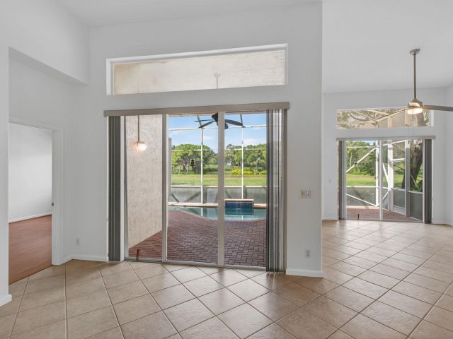 Дом в аренду по адресу 7976 Monarch Court - фото 6715257