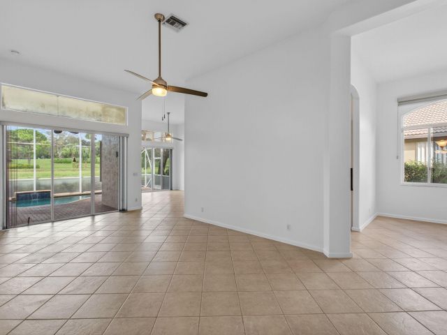 Дом в аренду по адресу 7976 Monarch Court - фото 6715258