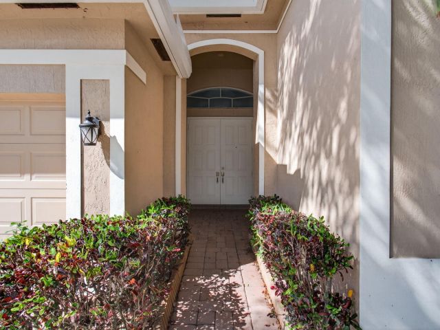 Дом в аренду по адресу 7976 Monarch Court - фото 6715266