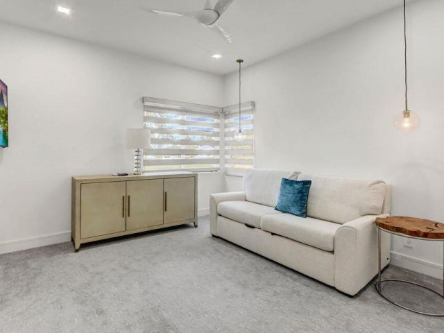 Дом в аренду по адресу 4188 NW 53rd Street - фото 6749681