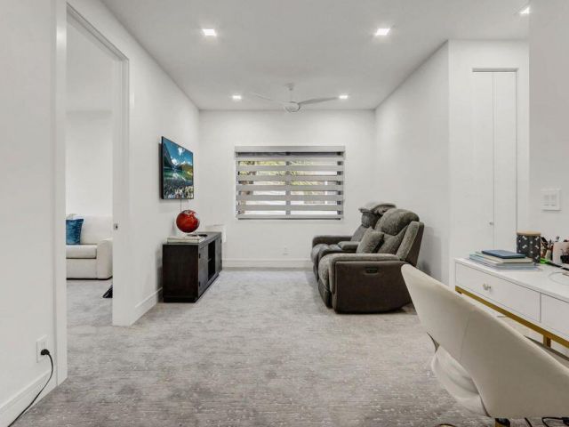 Дом в аренду по адресу 4188 NW 53rd Street - фото 6749682